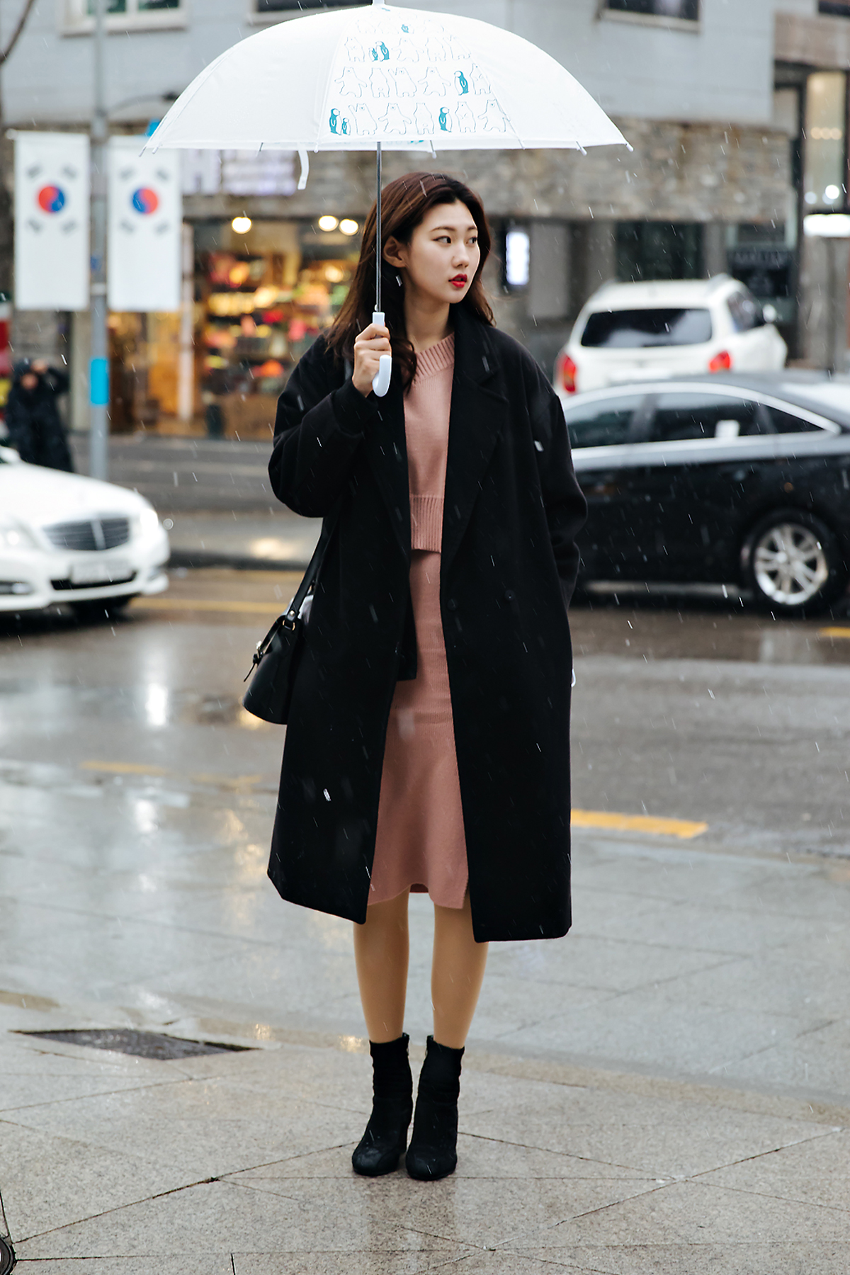 Street style women winter 2017-2018 in seoul -9
