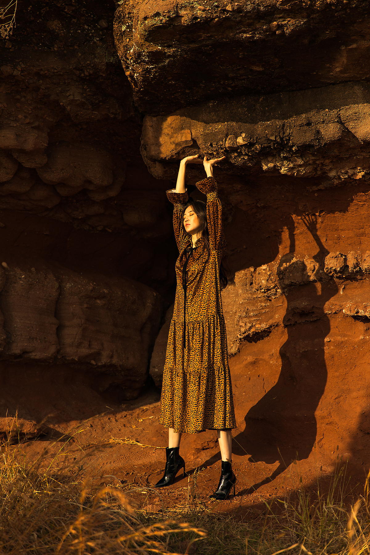 A dinosaur egg fossil With Songlee Lee Editorial, October 2018