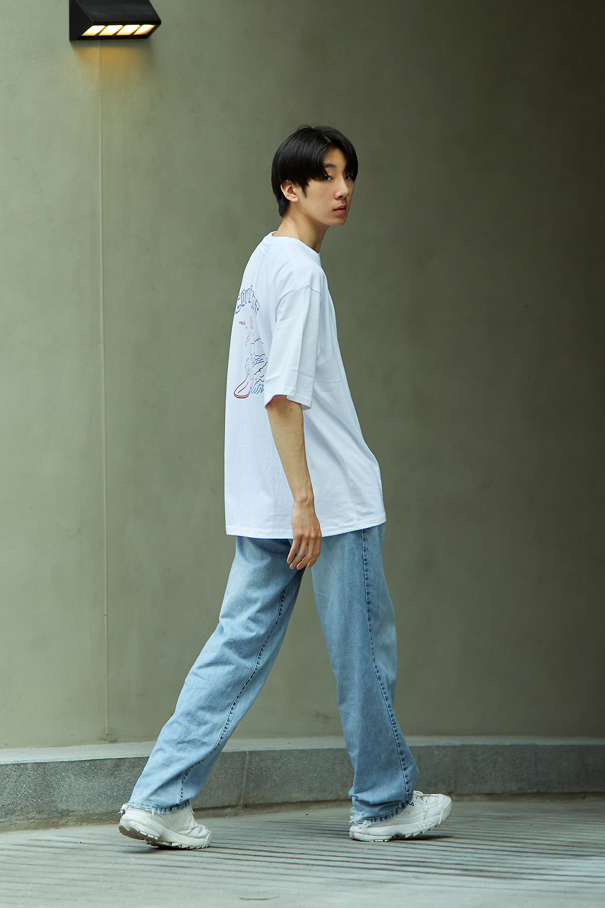 2020 서울 스트리트 패션: 커버낫 X 무신사 협업 스타일 분석 사진 7